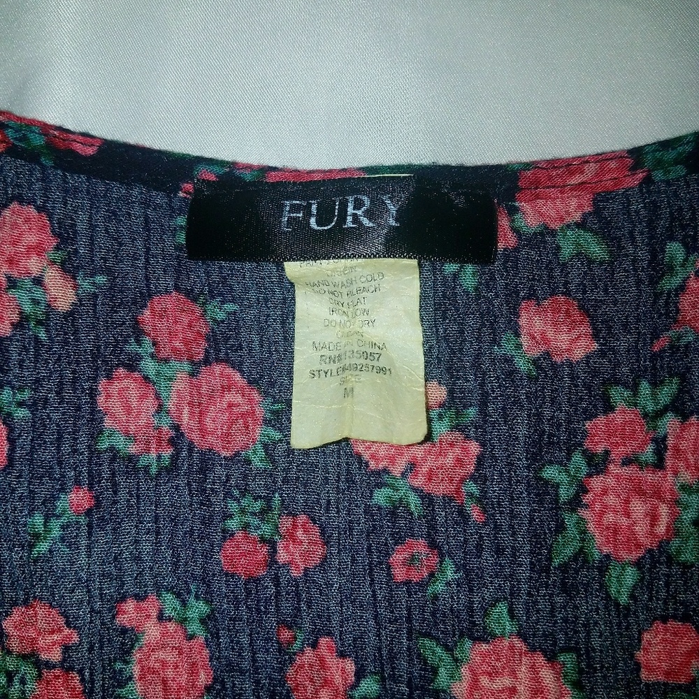 Flirty Sleevless Dress - Picture 6 of 8